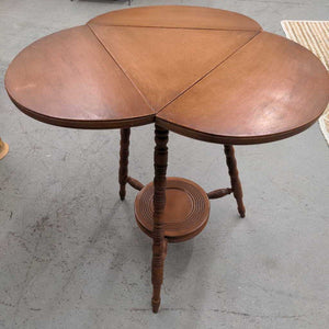 3 Sided Drop Leaf Oak Side Table w Lower Circular Shelf, 3 Spindle Legs - Cloverleaf