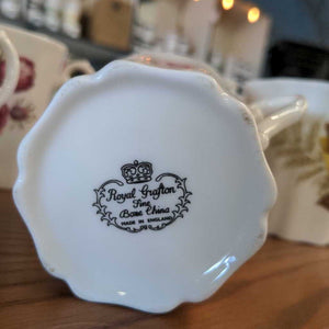 Royal Grafton Teacup Bone China - Set of 8