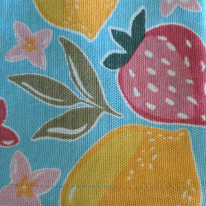 Strawberry & Lemon Table Runner P350RN