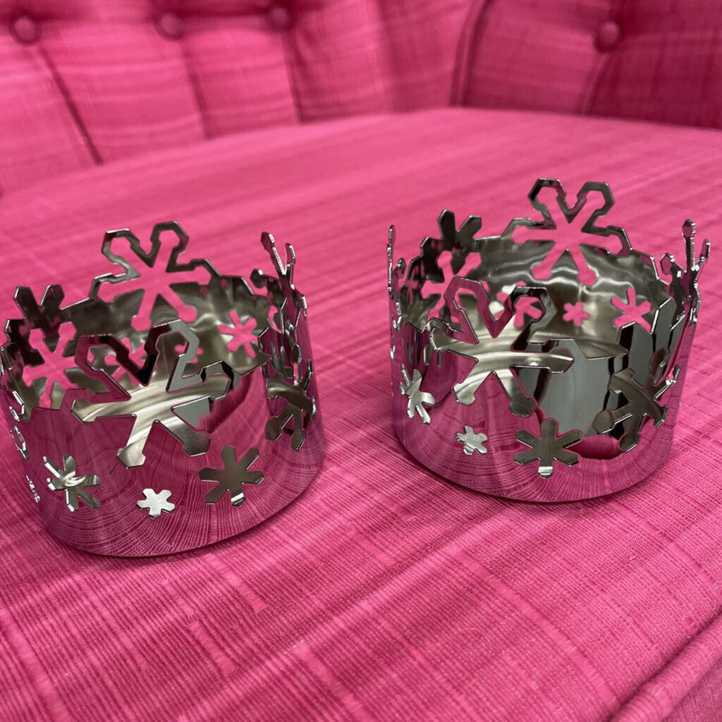 PartyLIte - Large Silver Tealight Holder w Snowflakes