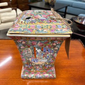 Asian Square Vase w Frog Lid - Gold Handles