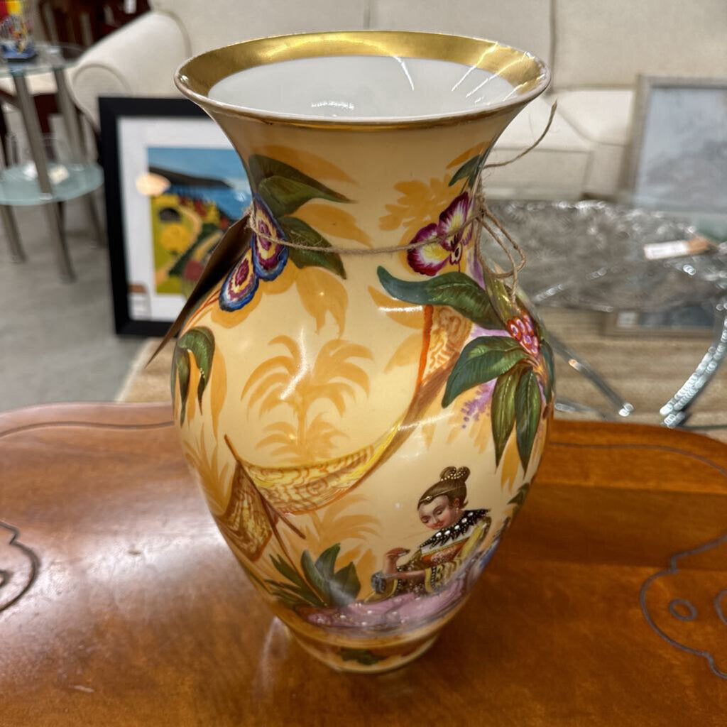 Asian Fluted Vase w Prince & Flowers - Gold Rim