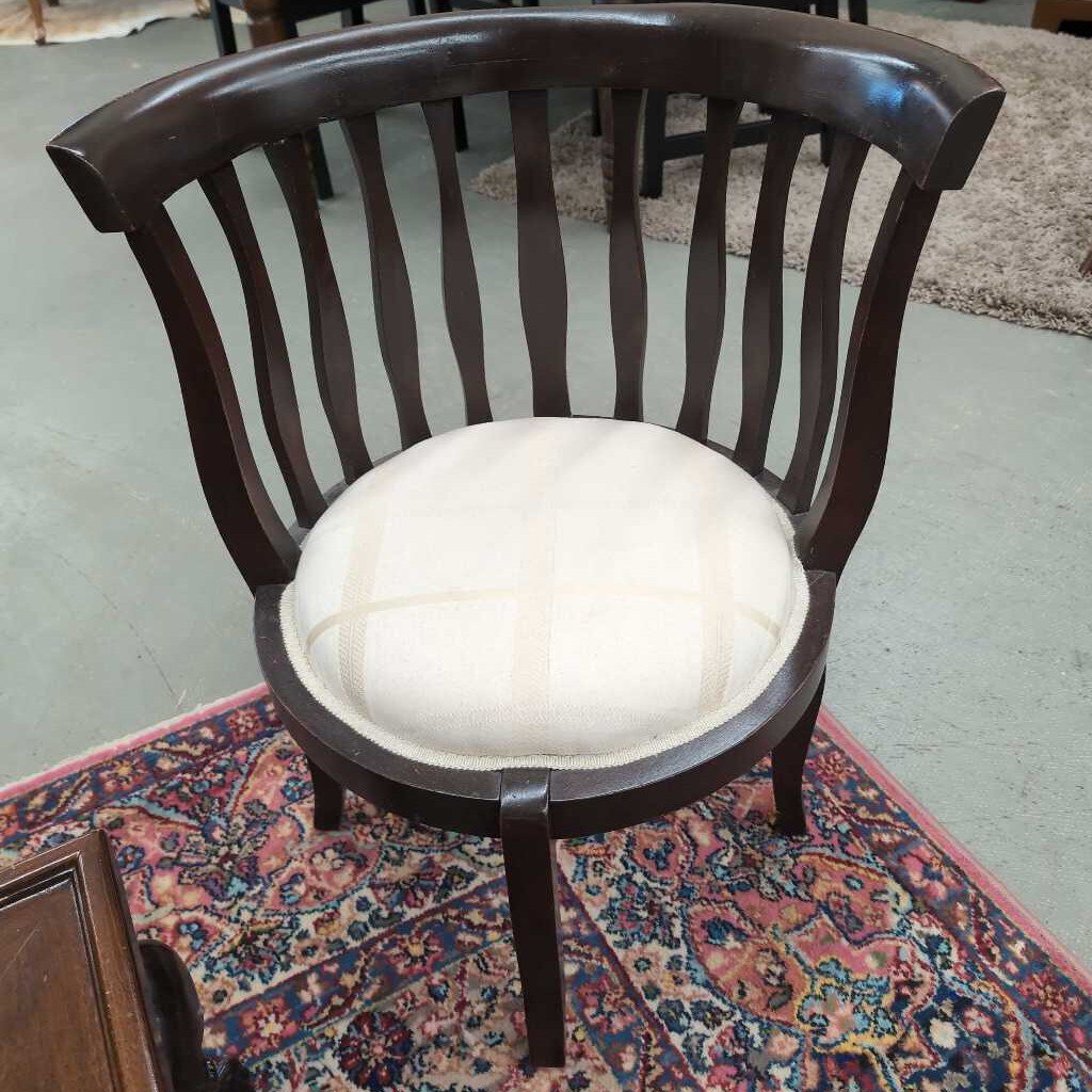 Round Back Antique Chair w Cream Seat w Flat Spindles