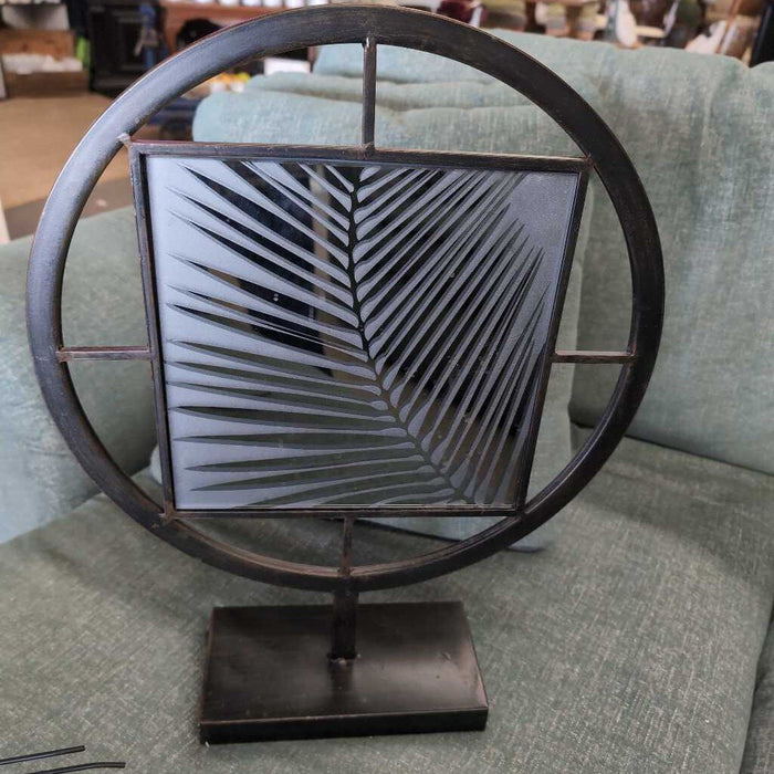 Circular Metal Stand w Mirror