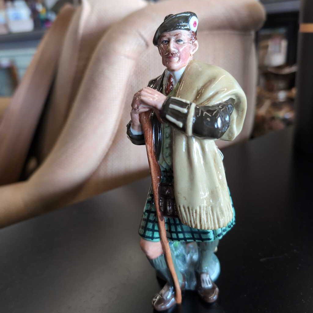 Royal Doulton Figurine "The Laird"