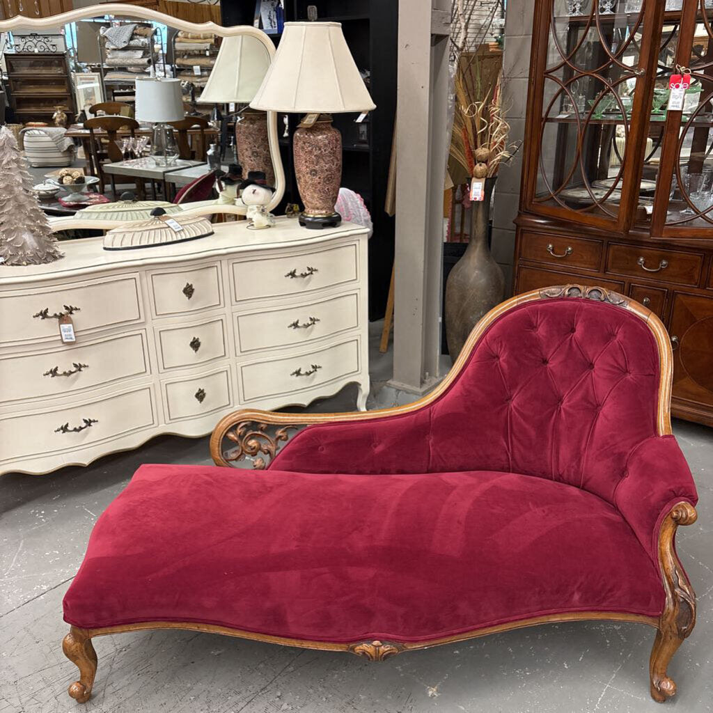 Chaise Longue w Ornate wood trim