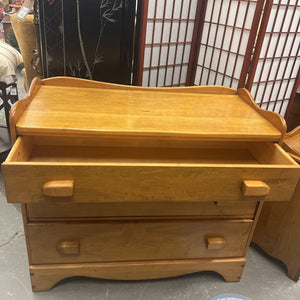 Vilas 3 Drawer Dresser