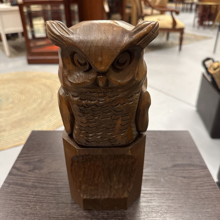 Wood Carved Owl on Stump - by Kelly