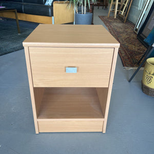 Light Wood Bedside Table w Drawer