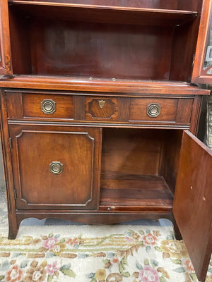 Mahogany Chippendale Look China Cabinet