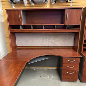 Cherry Look Office Corner Desk w Upper Shelf, Lower Filing Cab.