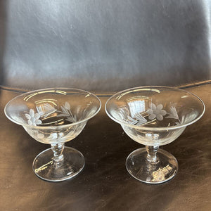 Sorbet/Dessert Dishes w Etched Flower Pattern- Set Of 2