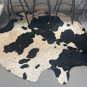 Cowhide Rug - Black & White (Quebecuir)