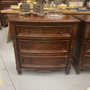Mahogany Large Scale Bedside Table w 3 Drawers - Broyhill