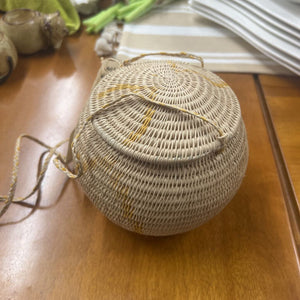 Round Basket w Lid Handmade in Venezuela