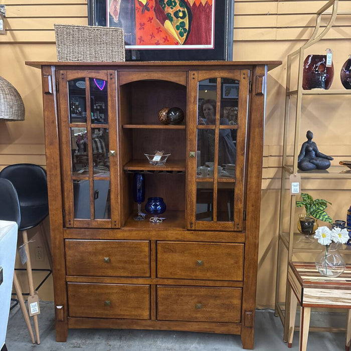 Walnut Finish Hutch w 2 Cabinets, 4 Drawers
