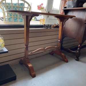 Maple Console Table with Squared Leg & Scalloped Top