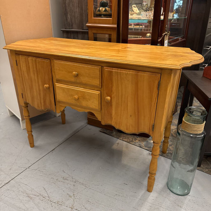 Maple Sideboard w 2 Drawers/ 2 Cupboards