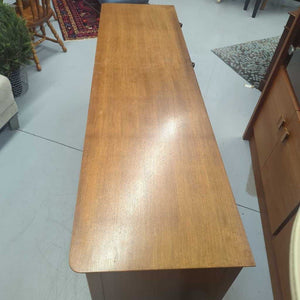 Gibbard Cherry w Light Stain Long Dresser w Mirror