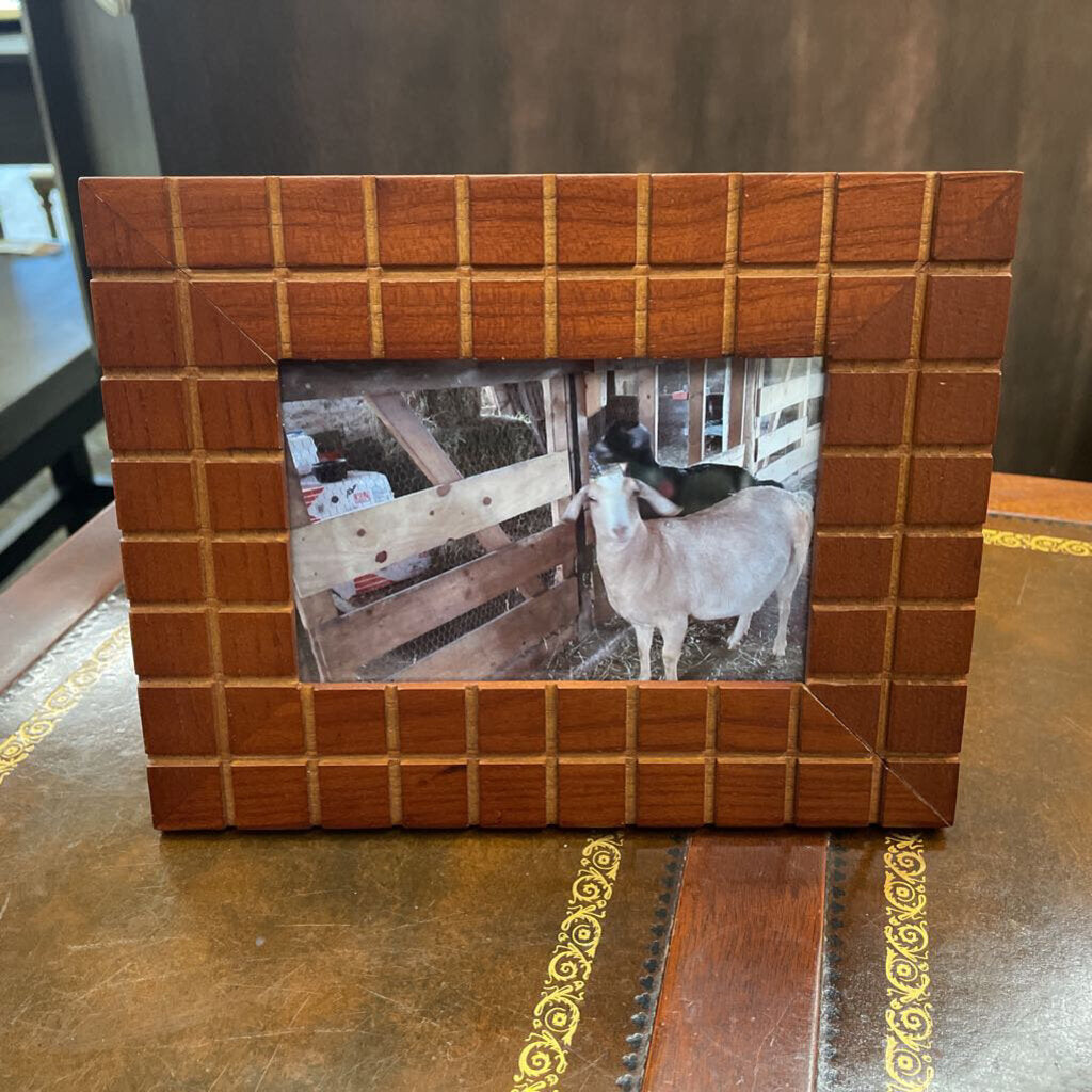 Brown Checkered Wood Table Frame