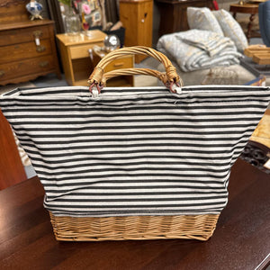 Insulated Tote w Wicker Bottom, Striped Top