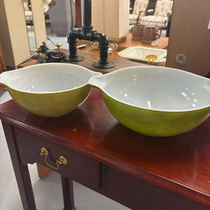 Vintage Pyrex Green Mixing Bowls - Set of 2
