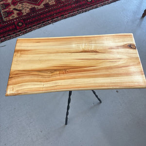 Indoor/Outdoor Aspen Side Table w Metal Base