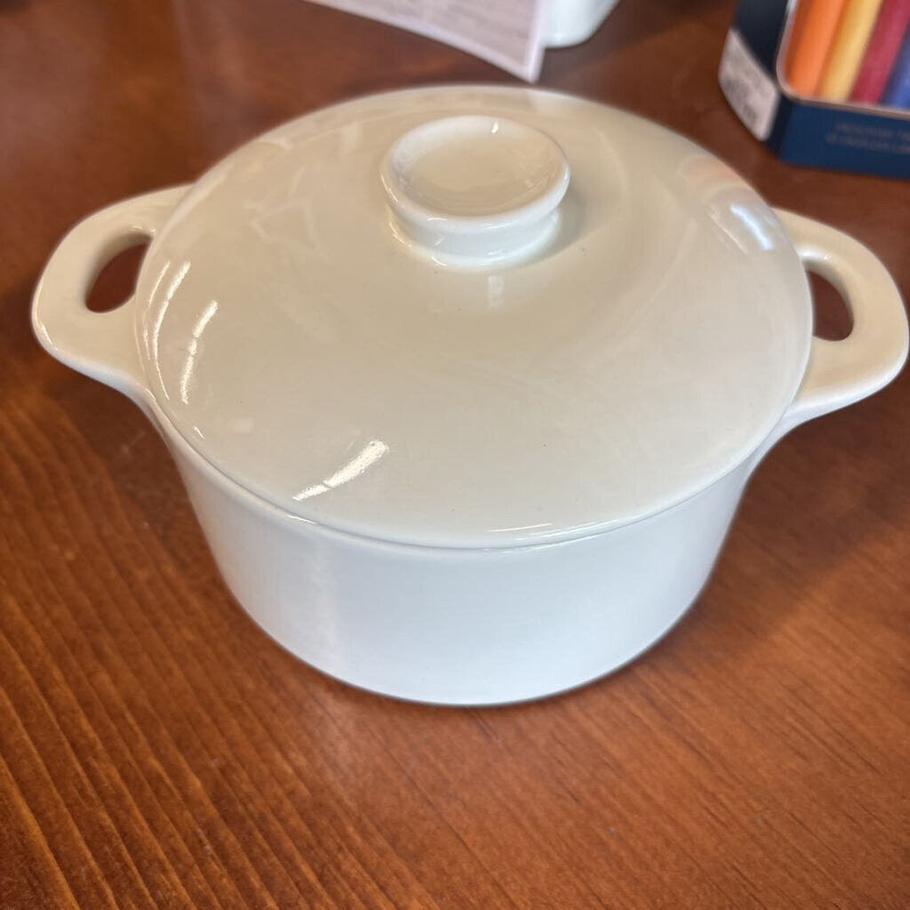 Large Cream Ramkin w Lid