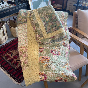 Reversible Sage Green Floral Quilt w 2 Standard Shams