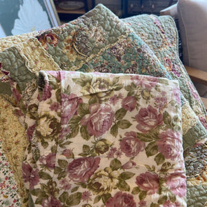 Reversible Sage Green Floral Quilt w 2 Standard Shams