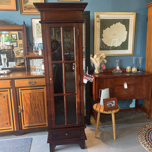 Mahogany Finish Curio Cabinet w 3 Built-In Shelves & Windowpane Front