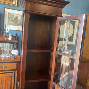 Mahogany Finish Curio Cabinet w 3 Built-In Shelves & Windowpane Front