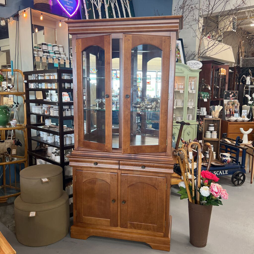 Bermex Canadian Furniture Maple Hutch w Lower Cabinet