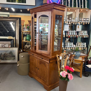 Bermex Canadian Furniture Maple Hutch w Lower Cabinet