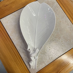 Porcelain Tropic Leaf Tray w Frog