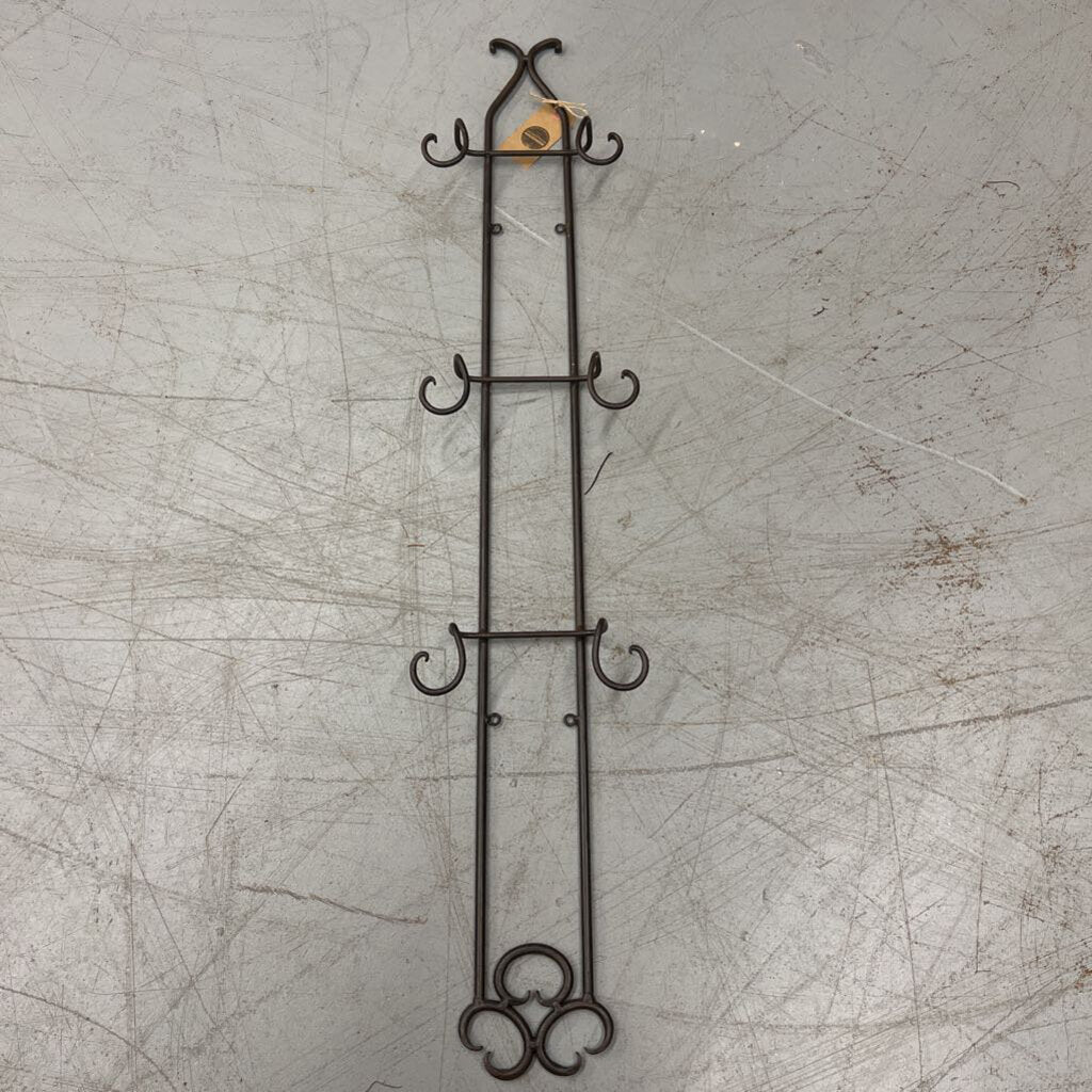 Heavy Metal Wall Plate Rack w Scroll