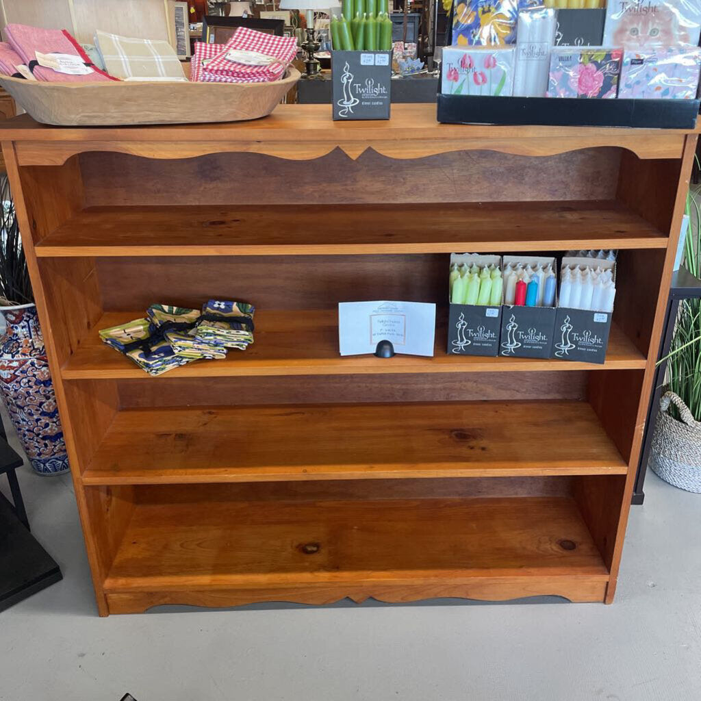 Maple Bookcase w Scalloped Top