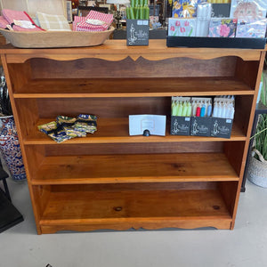 Maple Bookcase w Scalloped Top