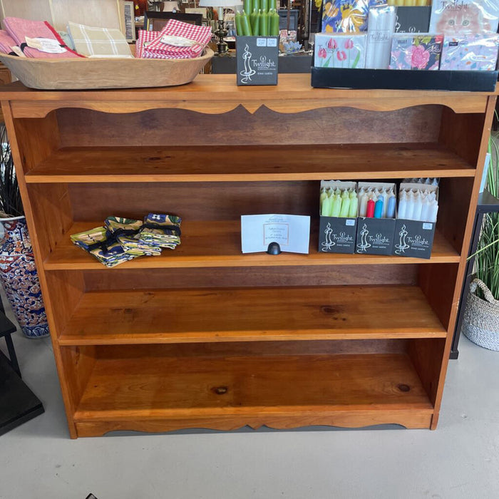 Maple Bookcase w Scalloped Top