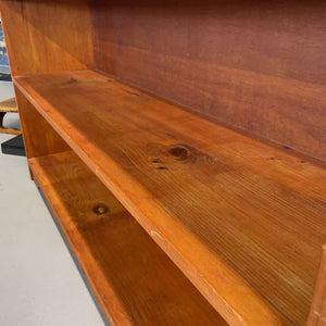 Maple Bookcase w Scalloped Top