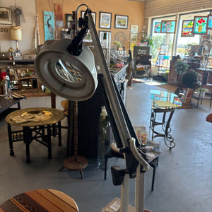 Magnifying Articulating Task Lamp