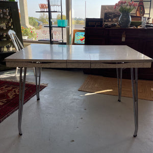 Vintage Speckled White & Grey Laminate Table w 1 - 8 " Leaf