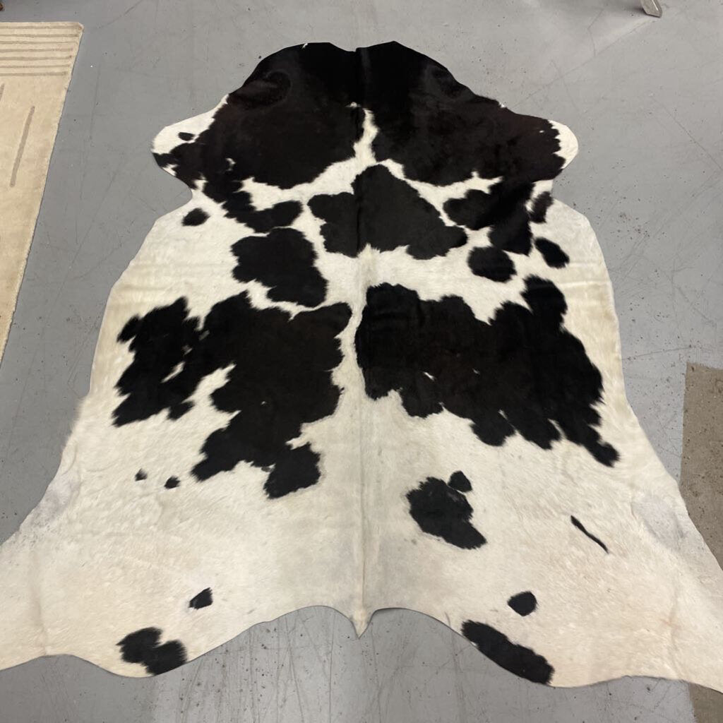 Black & White Cowhide "Argentina"