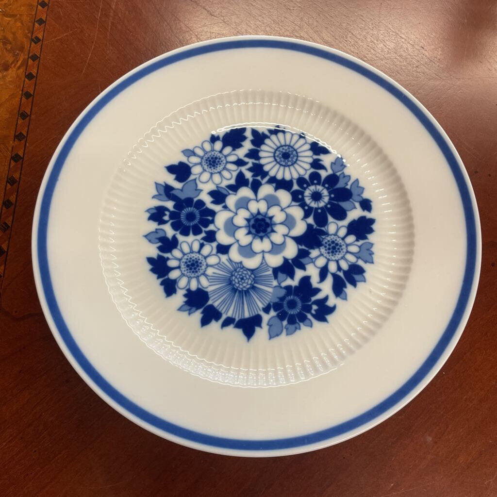 SET of 4 Kaiser Porcelain Echt Kobalt Blue & White Floral Dinner Plates