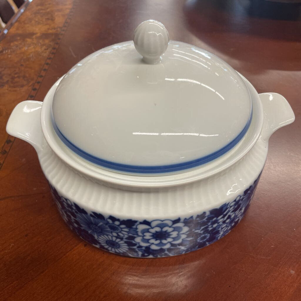 Kaiser Porcelain Echt Kobalt Blue & White Floral Casserole Dish