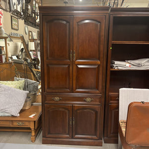 Mahogany Strathroy Cabinet w Cupbaord & Storage Below