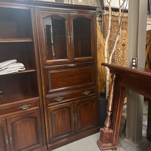 Mahogany Strathroy Bar w Glass Front Doors & Lower Storage