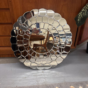 Round Decorative Wall Mirror w Beveled Segmented Frame