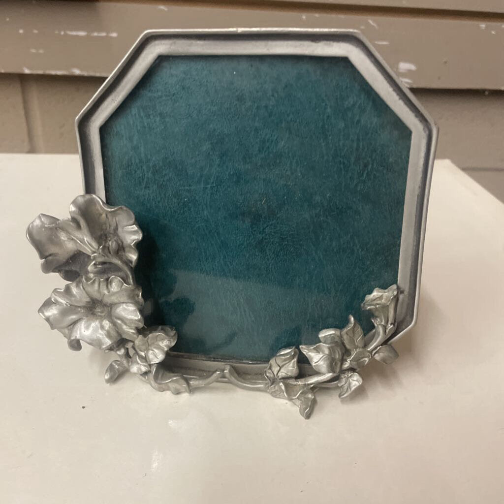 Hexagon Floral Pewter frame