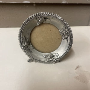 Round Rose Pewter Frame